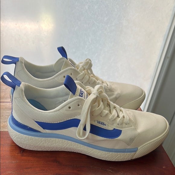 Vans Cream and Blue Old Skool Sneakers - Picture 2 of 6